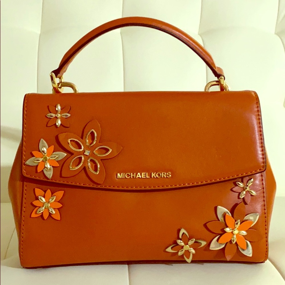 New without tag Michael Kors Top Handle Bag